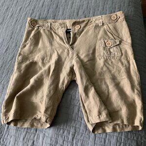 Medium Capri Shorts